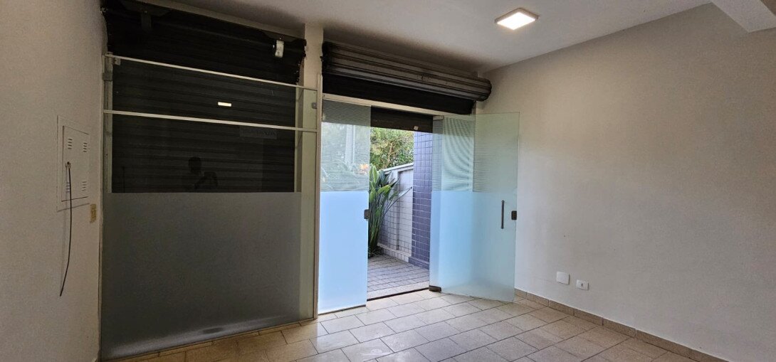 Foto 5 - LOJA em CURITIBA - PR, no bairro Bom Retiro - Referência PIL-LOJA0591
