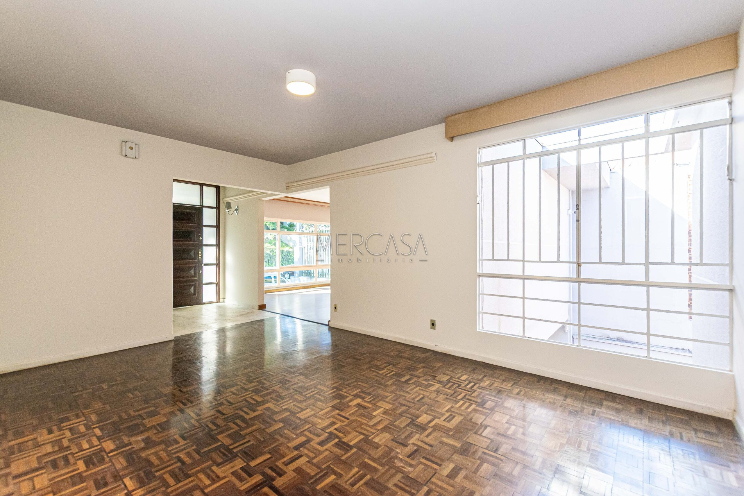 Sala/Conjunto Comercial à venda em Mercês, Curitiba — Portal Chave Fácil
