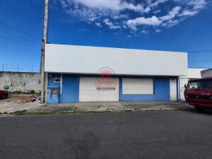 EXCELENTE BARRACAO APROXIMADAMENTE 400,00M²,ÓTIMO PARA IGREJA NO CAJURU,CURITIBA PR. Referência BC-1001