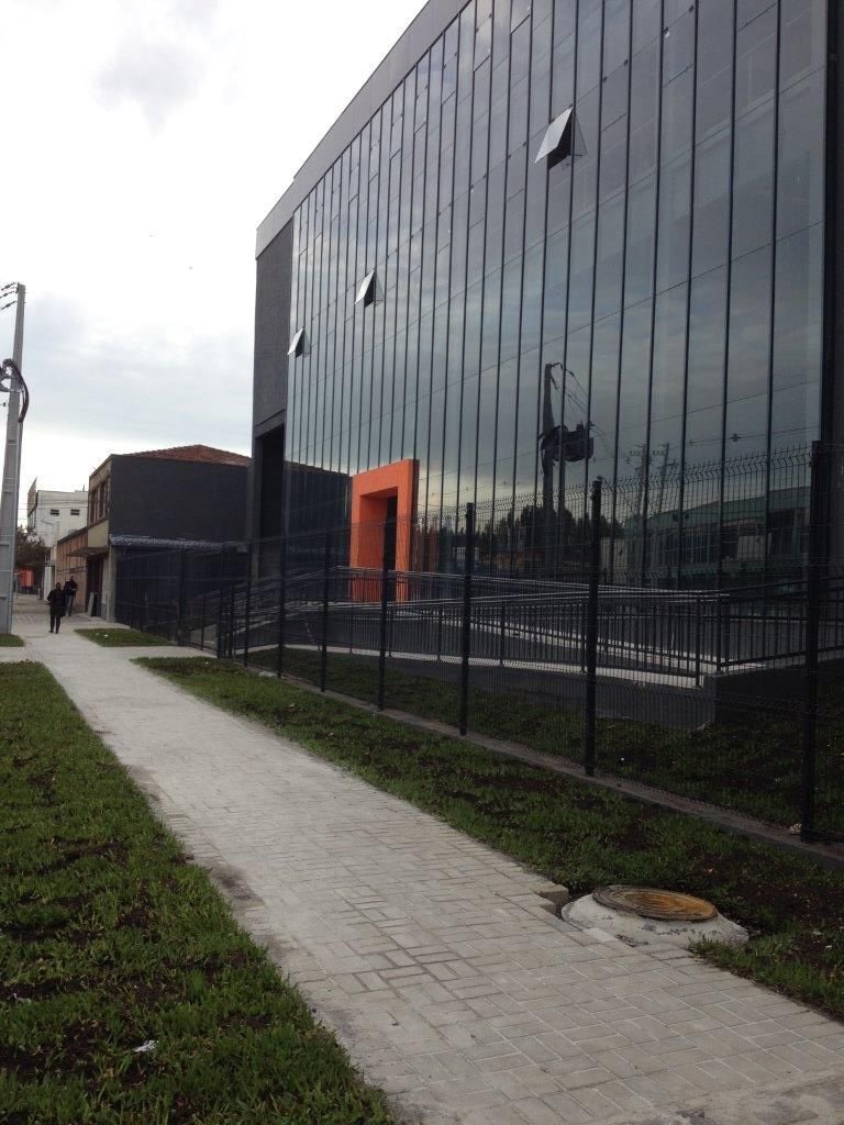 Foto 2 - LOJA em CURITIBA - PR, no bairro Rebouças - Referência VI-LAJECOM