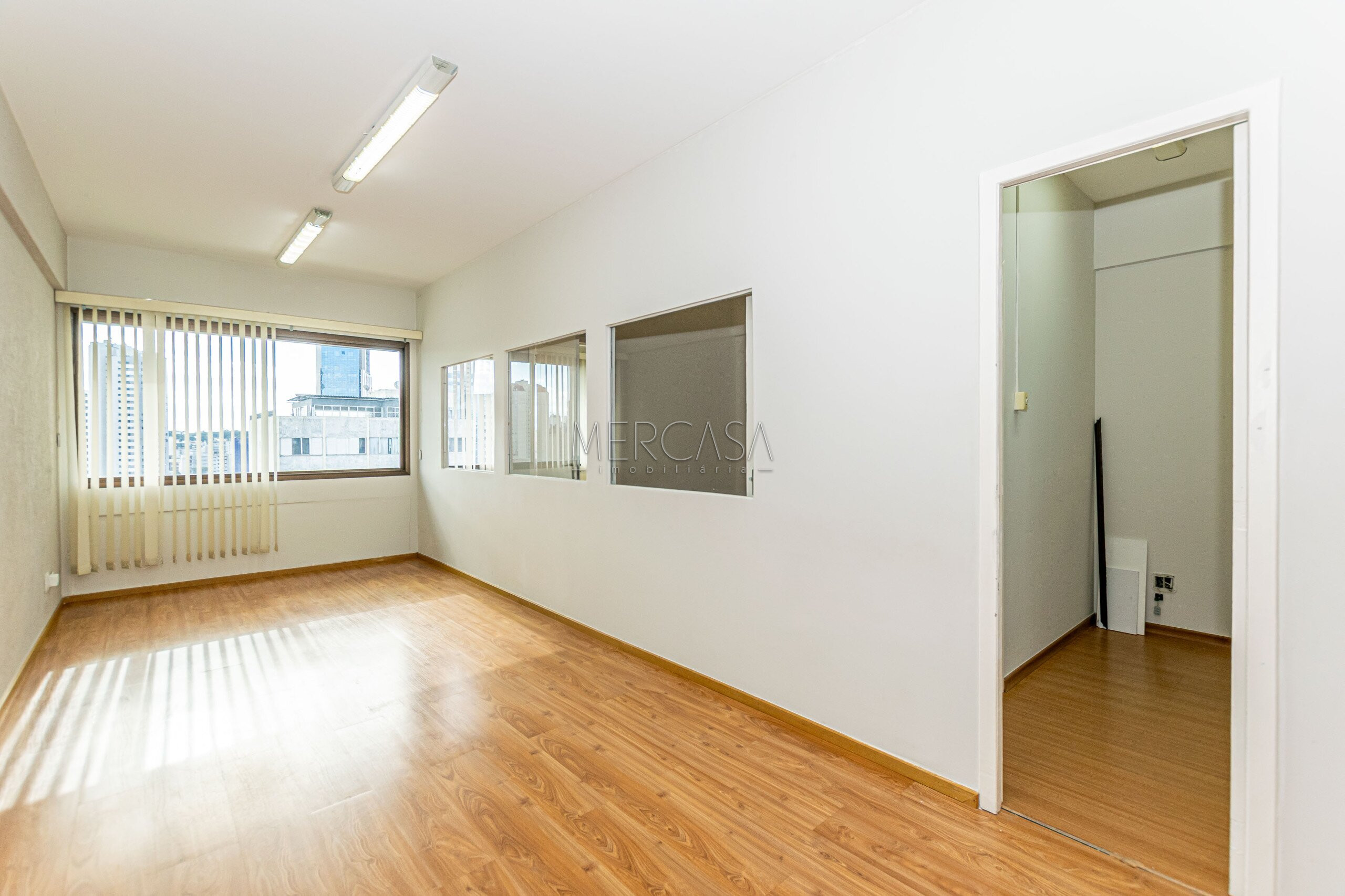 Sala/Conjunto Comercial à venda em Batel, Curitiba — Portal Chave Fácil