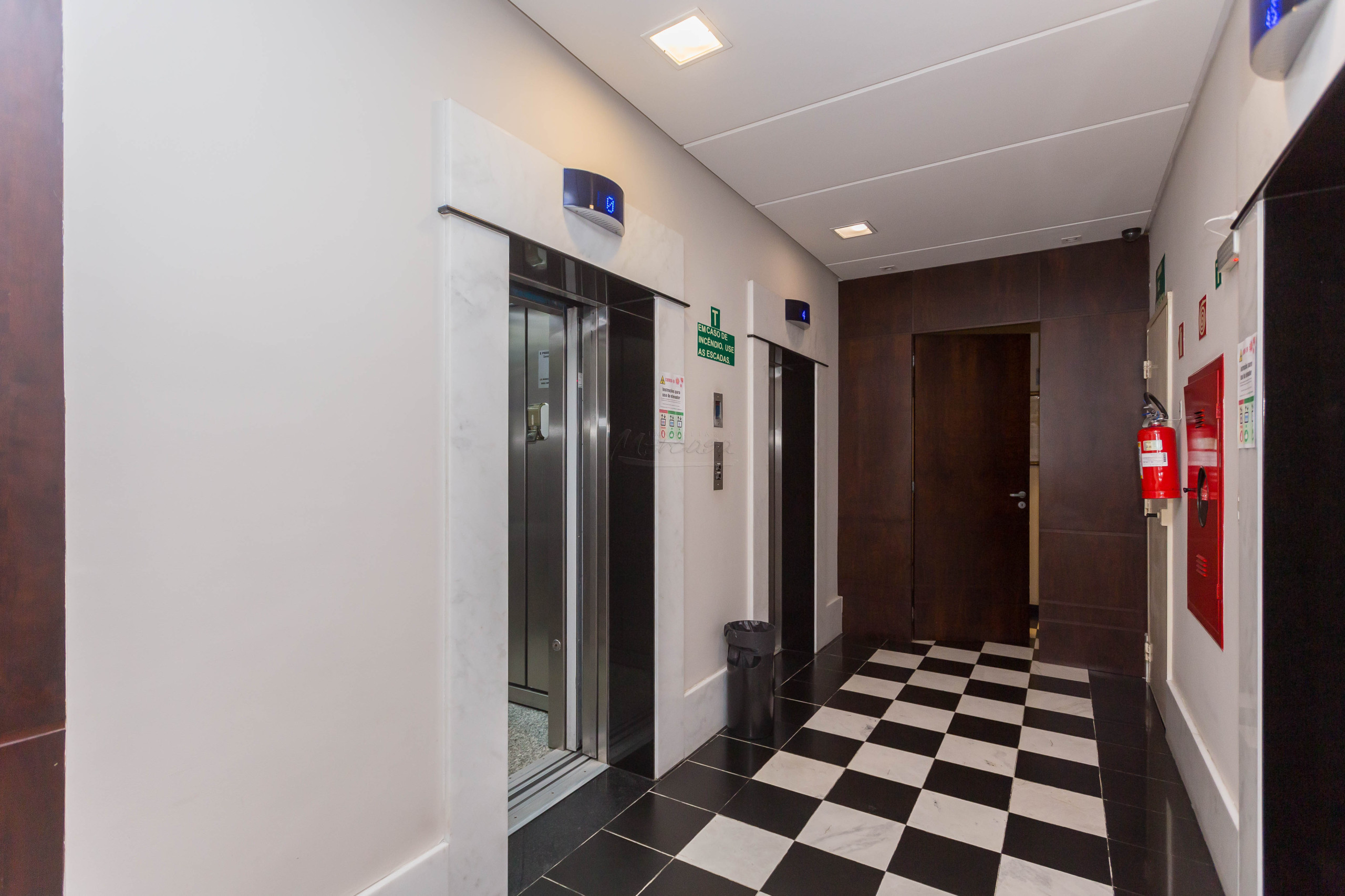 Sala/Conjunto Comercial para alugar em Batel, Curitiba — Portal Chave Fácil