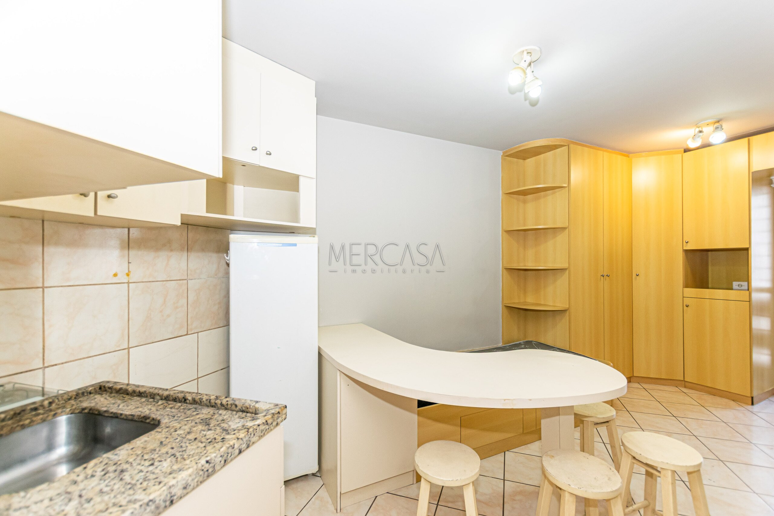Apartamento para alugar em Centro, Curitiba — Portal Chave Fácil