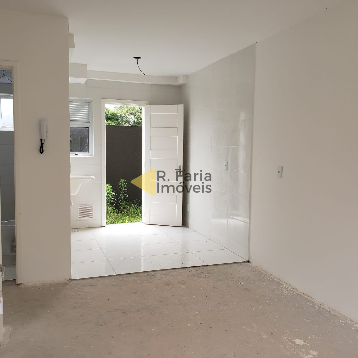 Apartamento à venda com 2 dormitórios, 1 vaga, 45 m² por R$ 225.000,00 -  Campina da Barra - Araucária/PR - Alô Imóveis