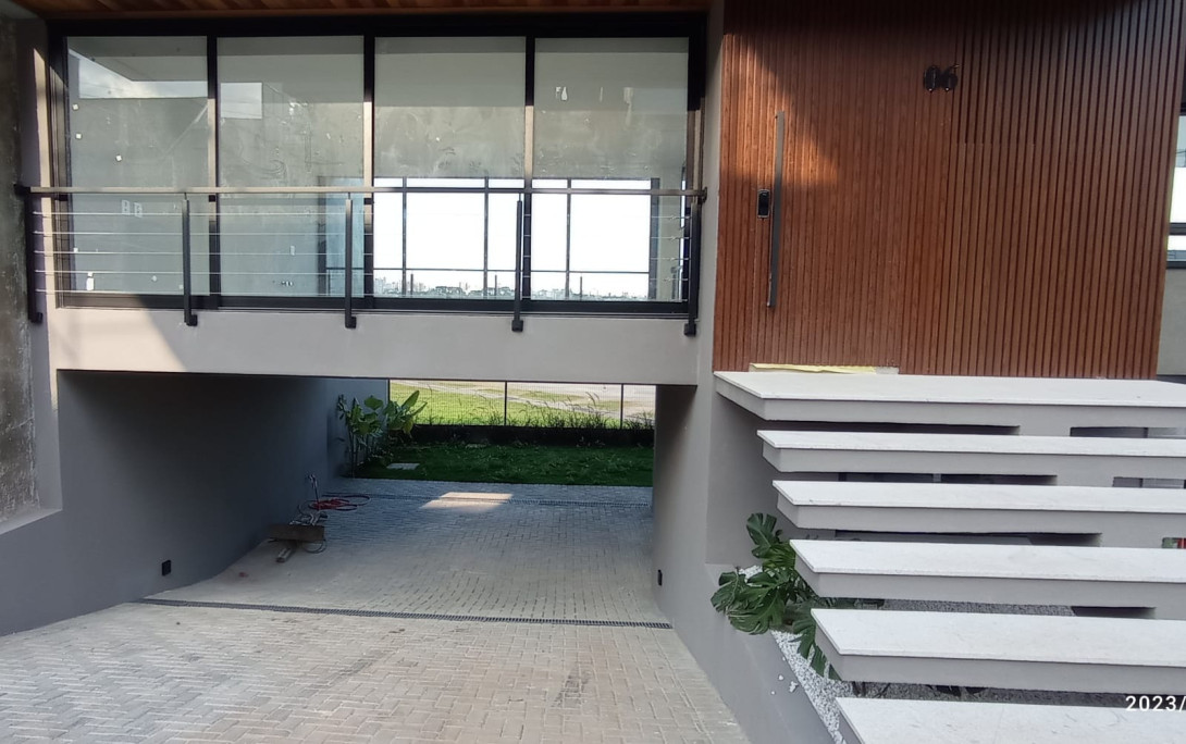Foto 2 - RESIDÊNCIA EM CONDOMÍNIO em CURITIBA - PR, no bairro Campo Comprido - Referência 0274