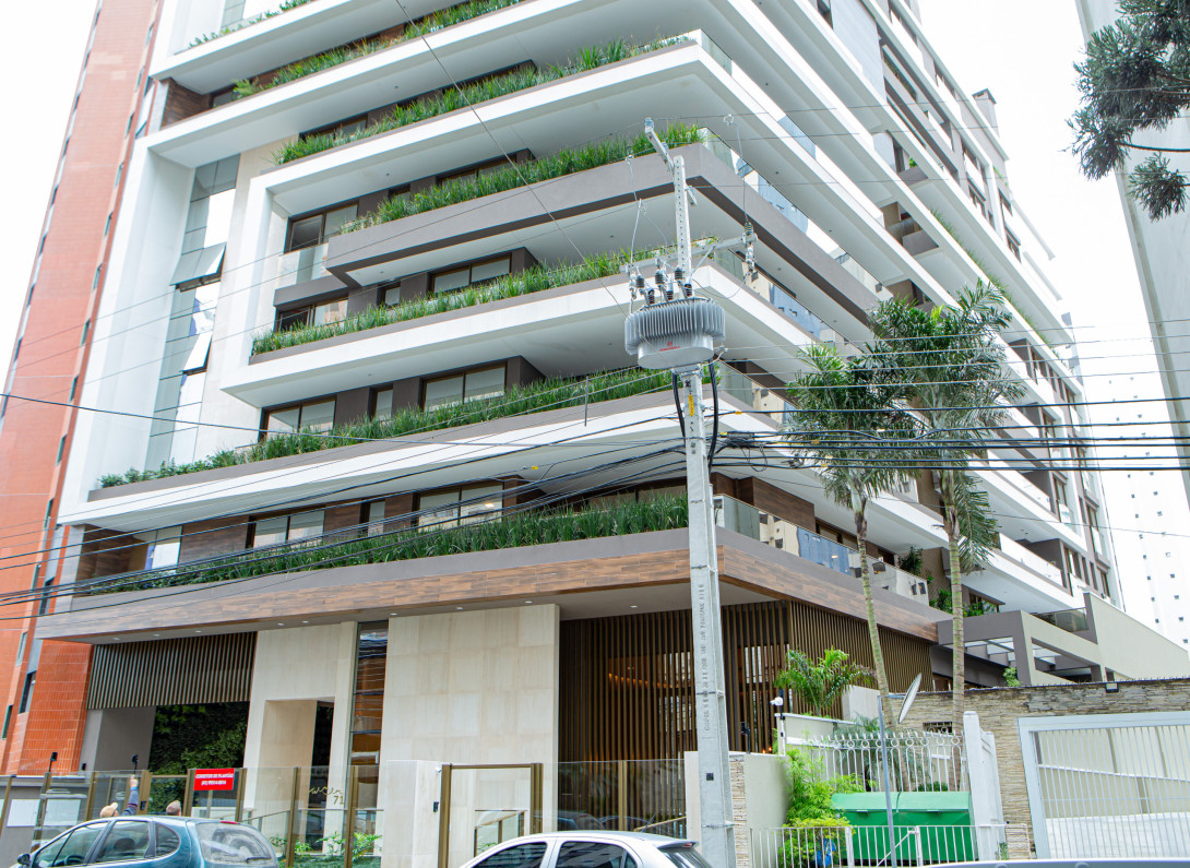 Foto 2 - APARTAMENTO em CURITIBA - PR, no bairro Água Verde - Referência 0281
