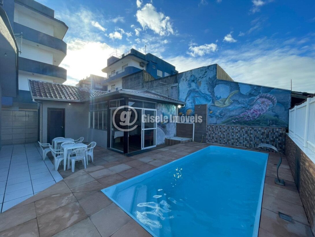 Foto 1 - CASA COM PISCINA - BALNEÁRIO IPANEMA - REF 212