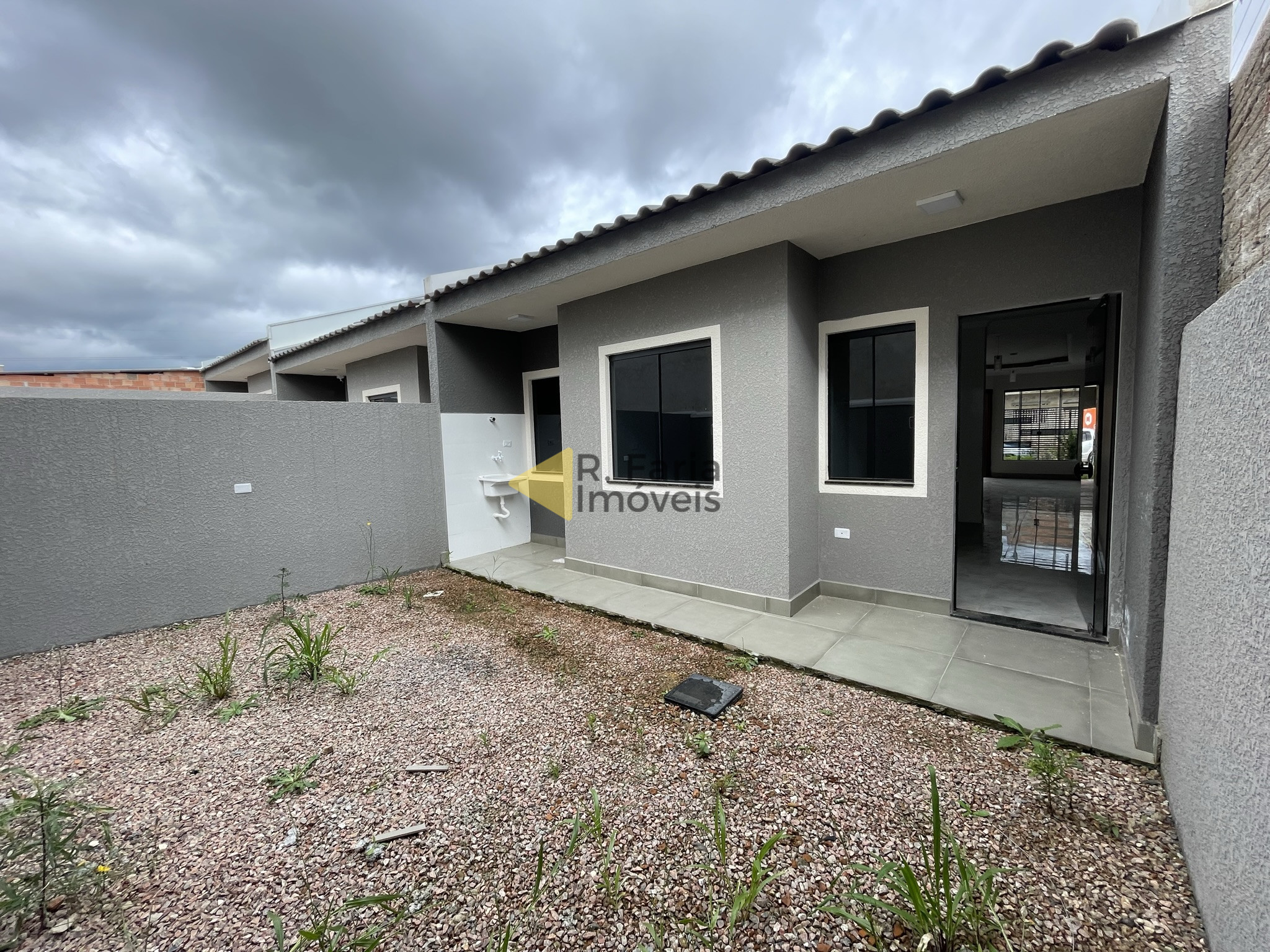 CASA em FAZENDA RIO GRANDE PR, no bairro Eucaliptos Referência 1156