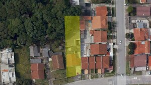 TERRENO NA PARTE ALTA DO BARREIRINHA, ÓTIMO PARA CONSTITUIR SOBRADOS.Referência TE0047