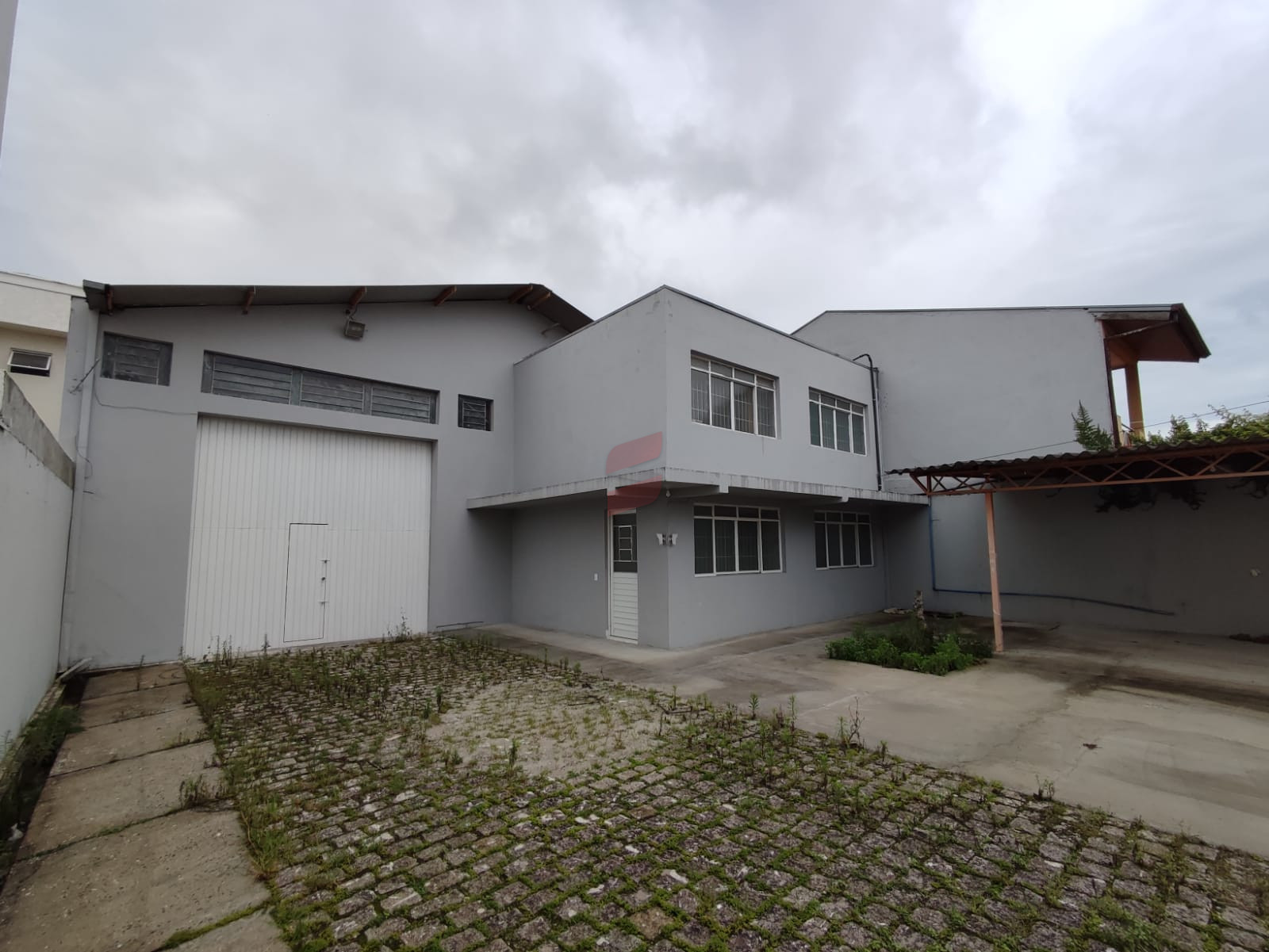 BARRACÃO/GALPÃO à venda com 313m² por R$ 1.190.000,00 no bairro Atuba - PINHAIS / PR