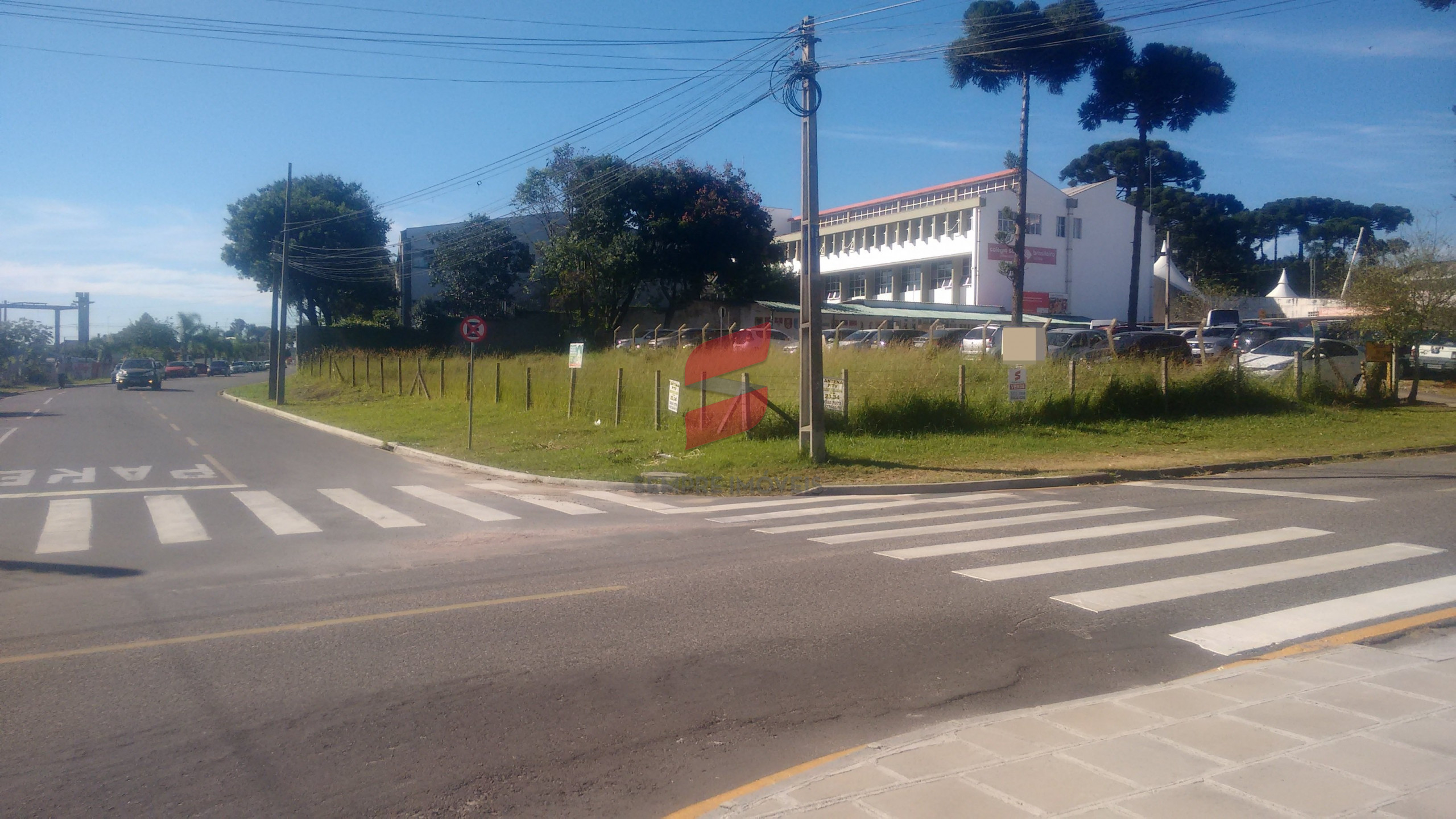 TERRENO em PINHAIS Referência 10124.001
