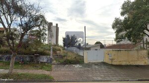 DOIS LOTES EM LOCALIZAÇÃO PRIVILEGIADA, ÓTIMO PARA CONSTRUÇÃO.Referência TE0052