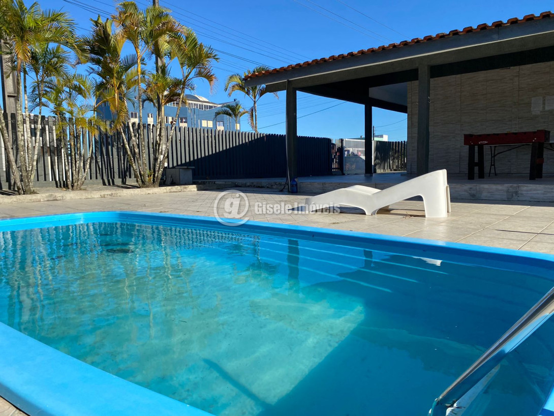 Foto 1 - CASA COM PISCINA - Balneário Grajaú - Ref 220