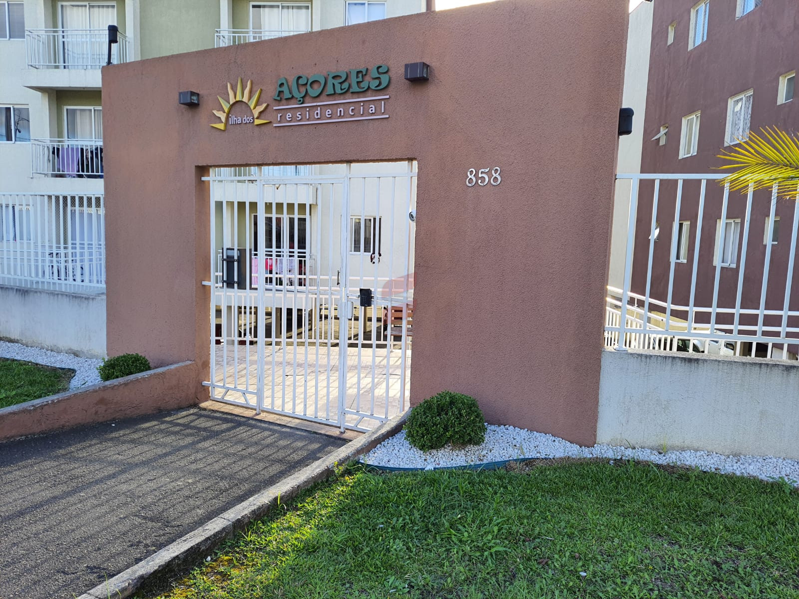 APARTAMENTO com 2 dormitórios à venda com 62.1m² por R$ 189.000,00 no bairro Campo Pequeno - COLOMBO / PR