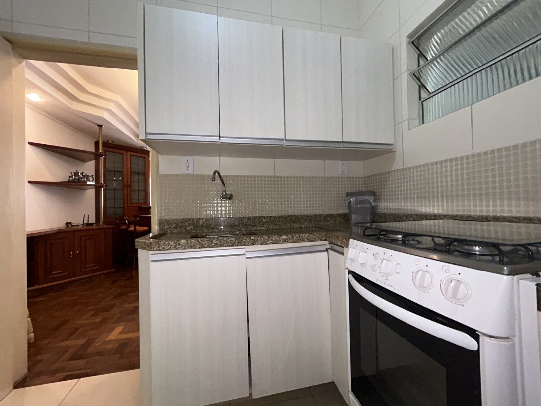 Foto 8 - APARTAMENTO em CURITIBA - PR, no bairro Centro - Referência PIL-APTO0521