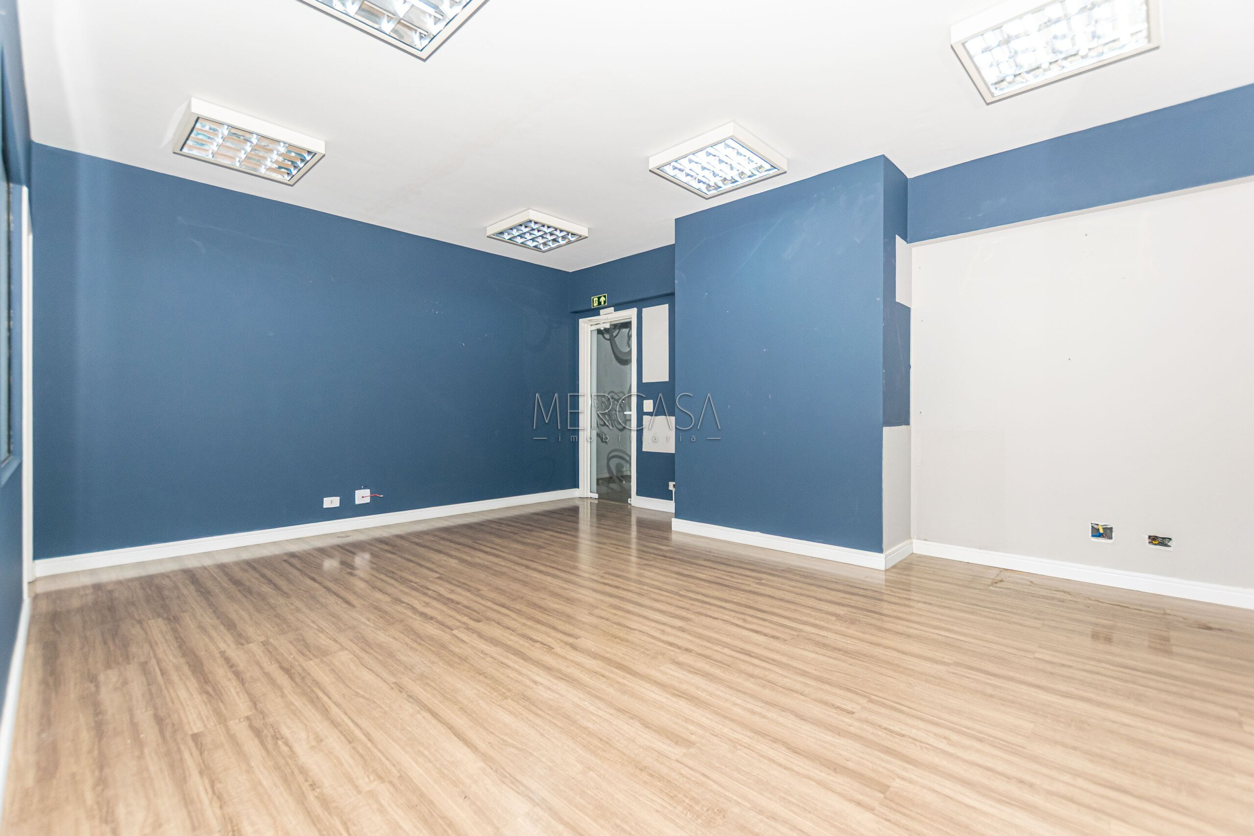 Sala/Conjunto Comercial para alugar em Centro, Curitiba — Portal Chave Fácil