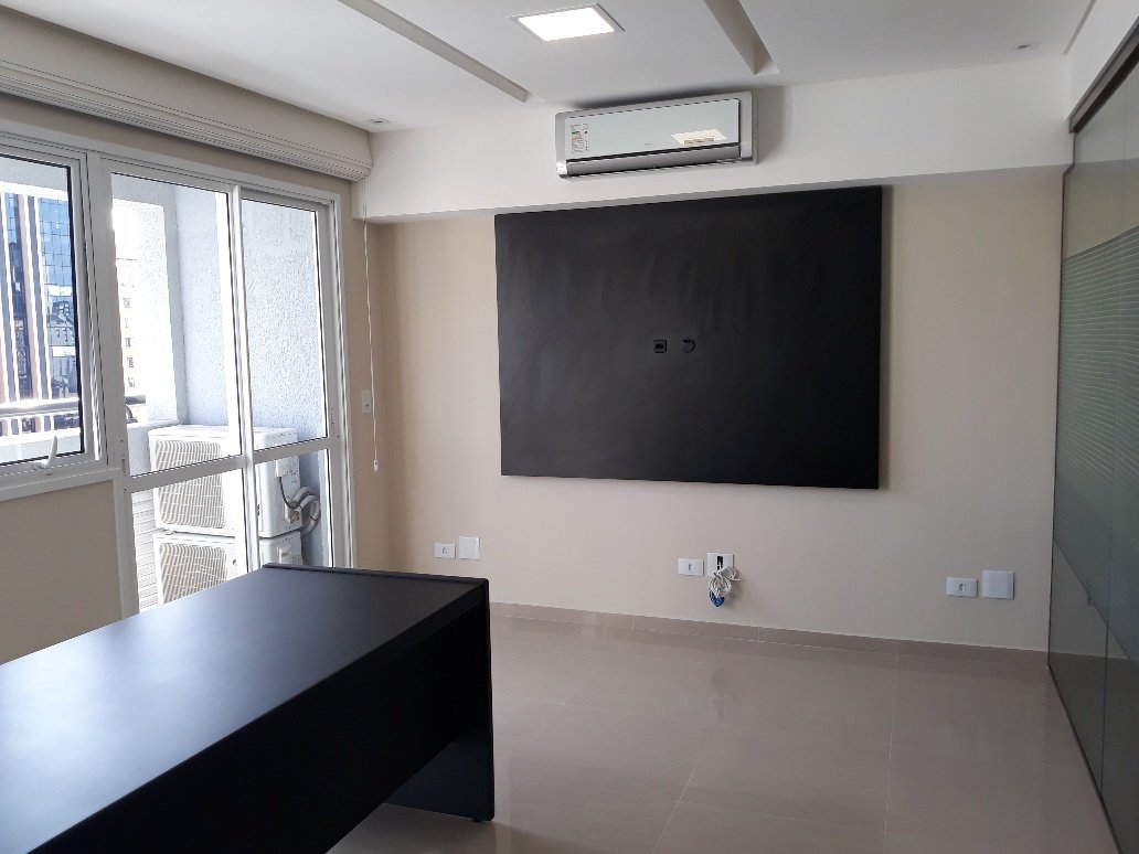 Foto 2 - CONJUNTO/SALA COMERCIAL em CURITIBA - PR, no bairro Centro - Referência MIDWORK1201