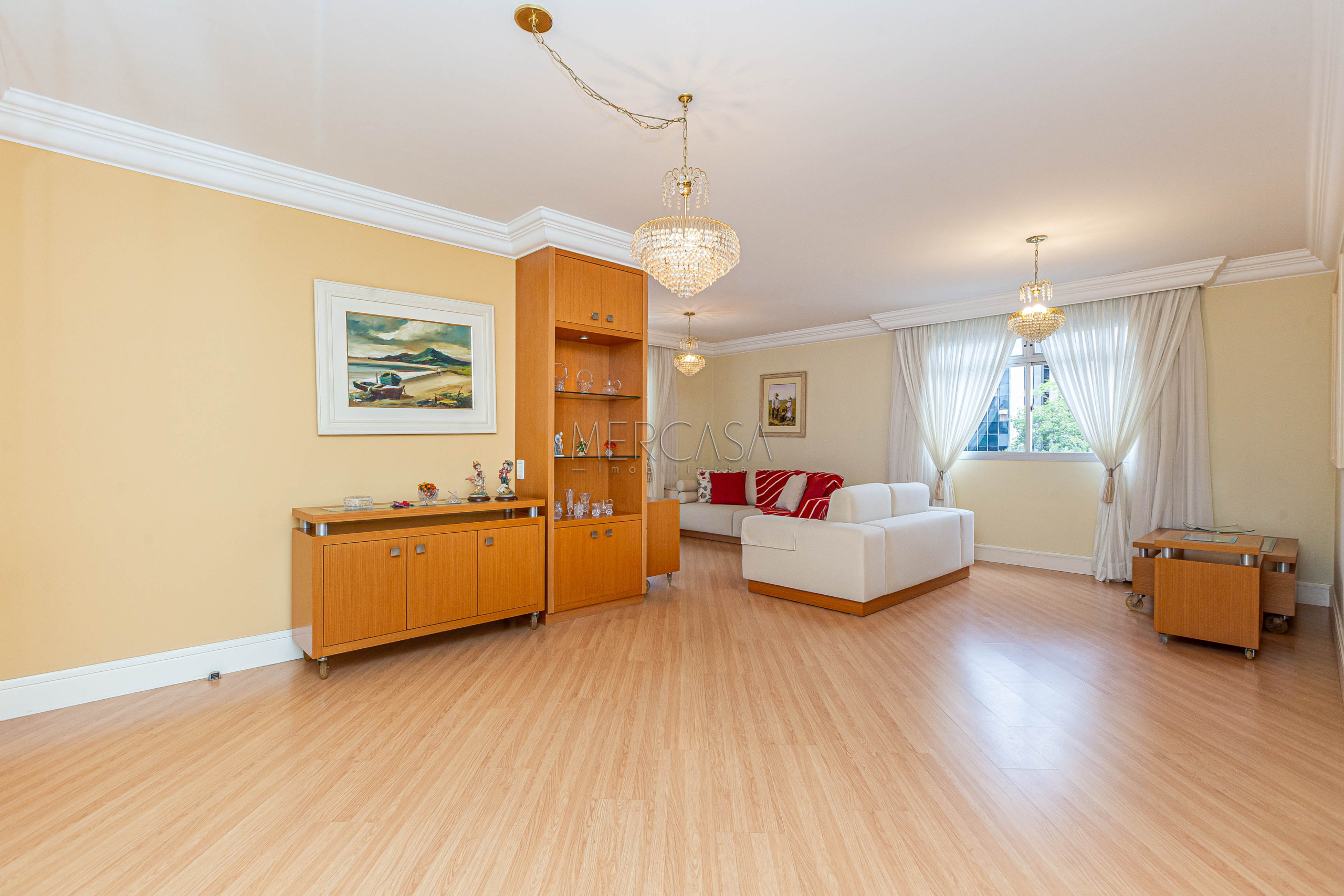 Apartamento à venda em Centro Cívico, Curitiba — Portal Chave Fácil