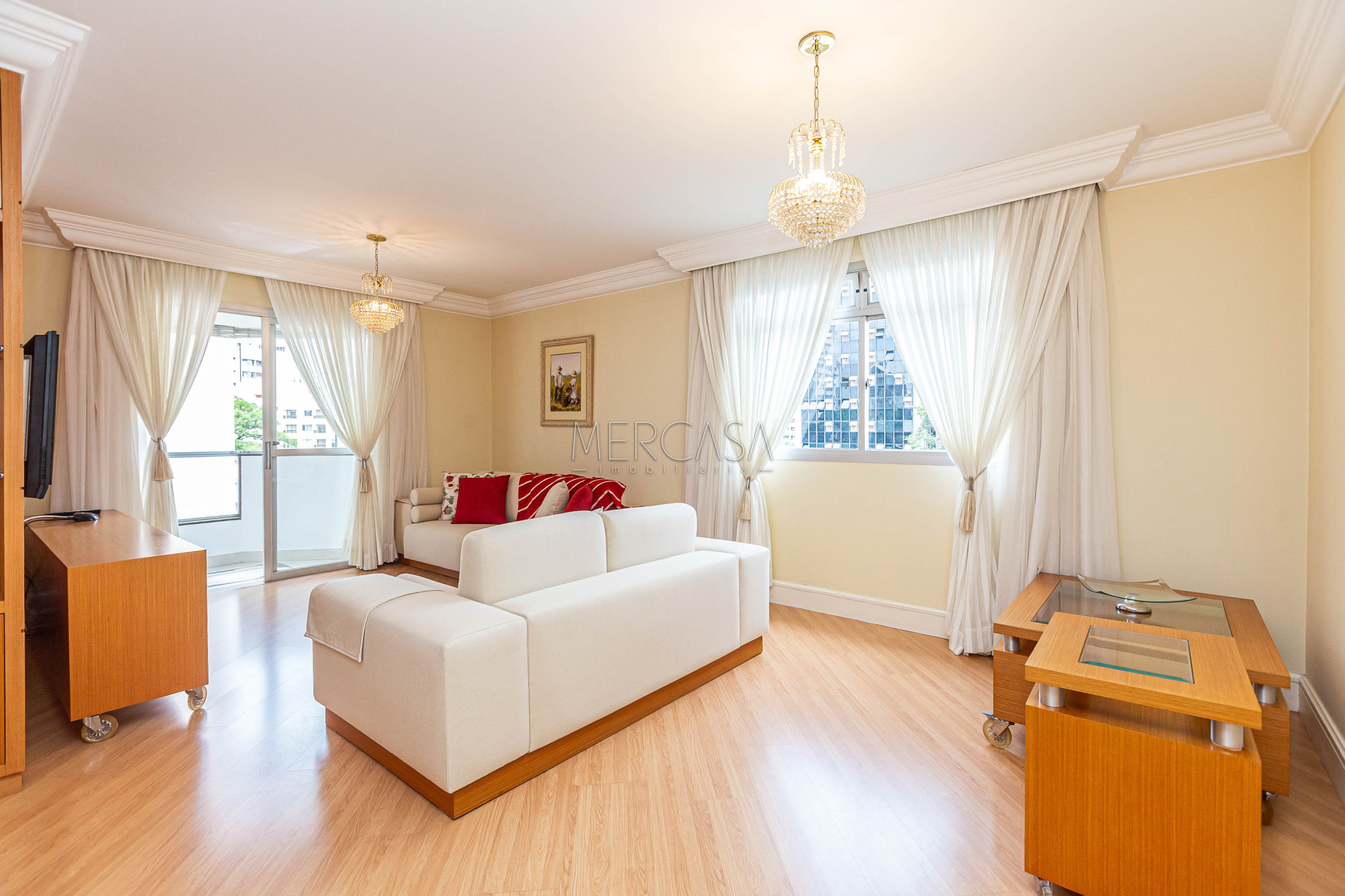 Apartamento à venda em Centro Cívico, Curitiba — Portal Chave Fácil