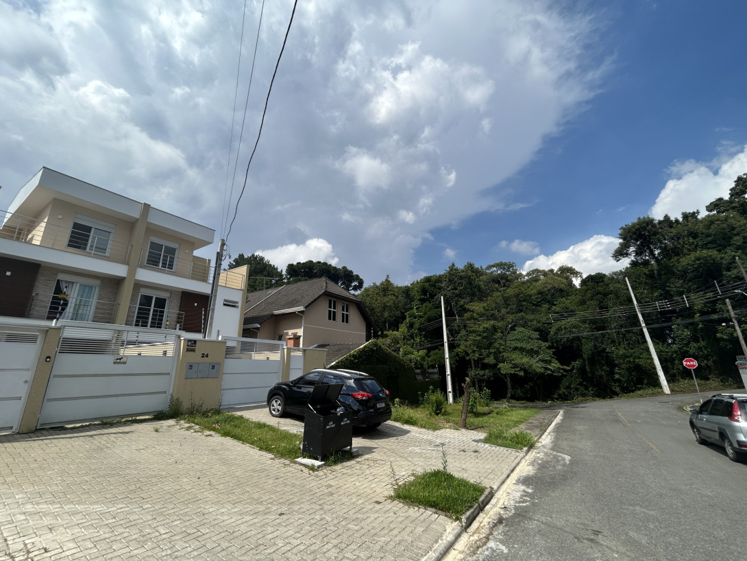 Foto 2 - SOBRADO em CURITIBA - PR, no bairro Santo Inácio - Referência PIL-SOB0553