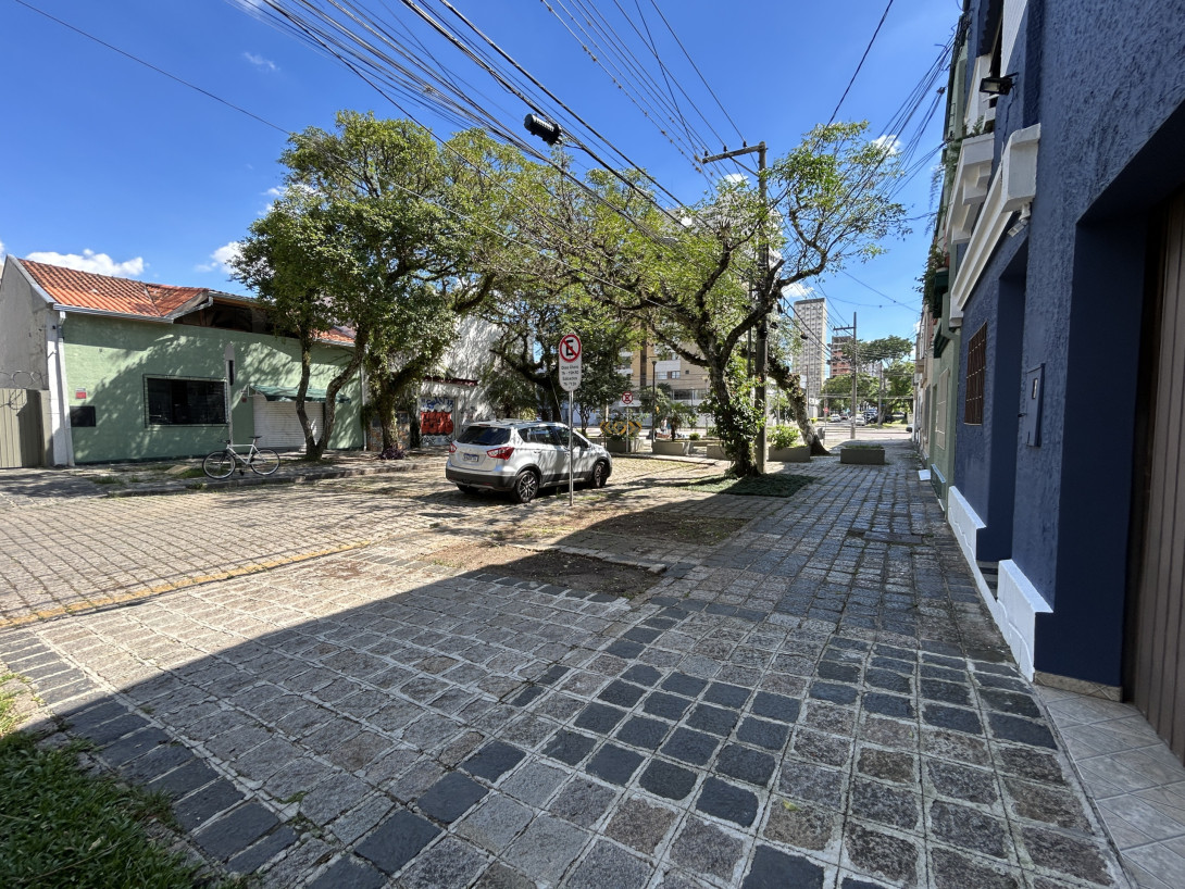 Foto 4 - SOBRADO em CURITIBA - PR, no bairro Centro - Referência PIL-SB0555