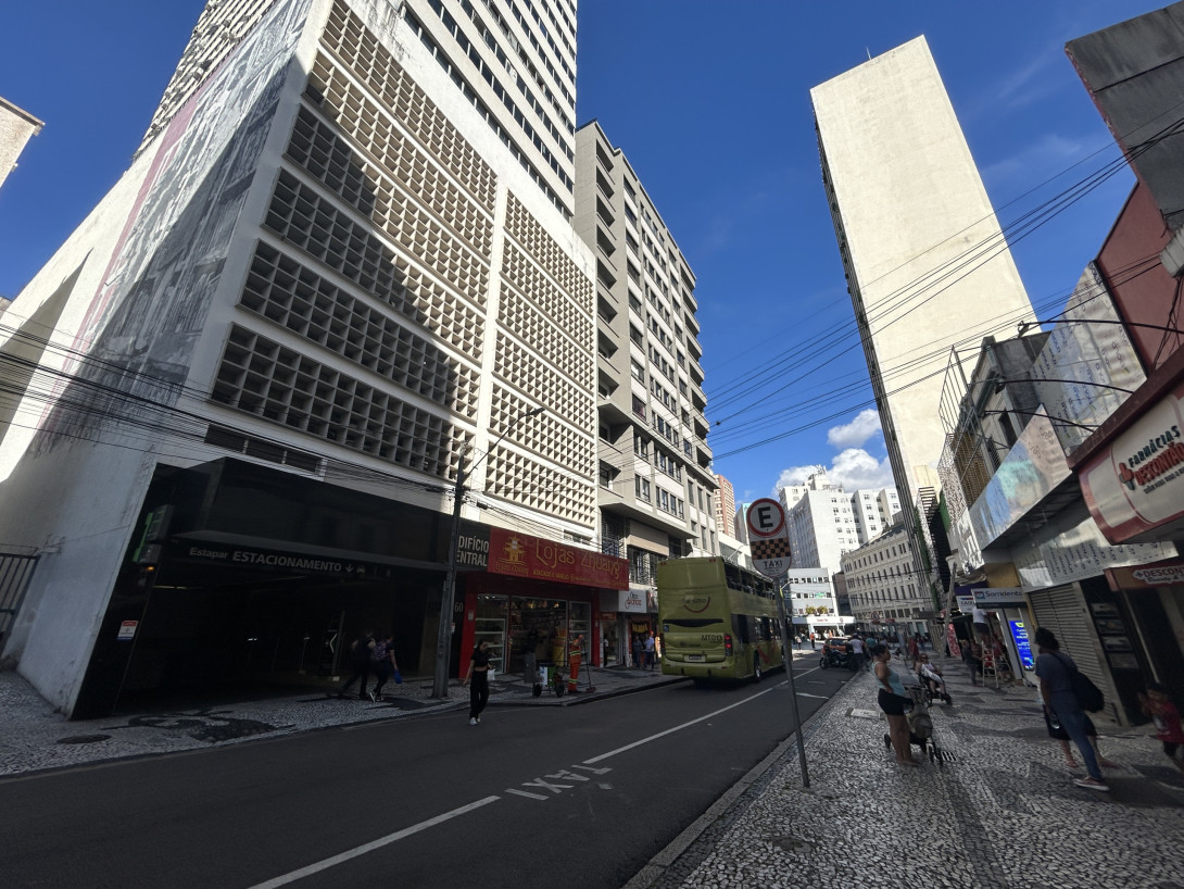 Foto 1 - CONJUNTO/SALA COMERCIAL em CURITIBA PR no bairro Centro - Referência PIL-CJTO561