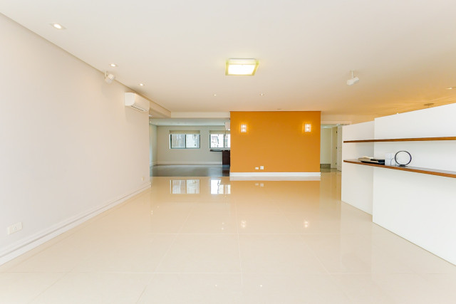 Apartamento no bairro Batel