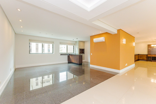 Apartamento no bairro Batel