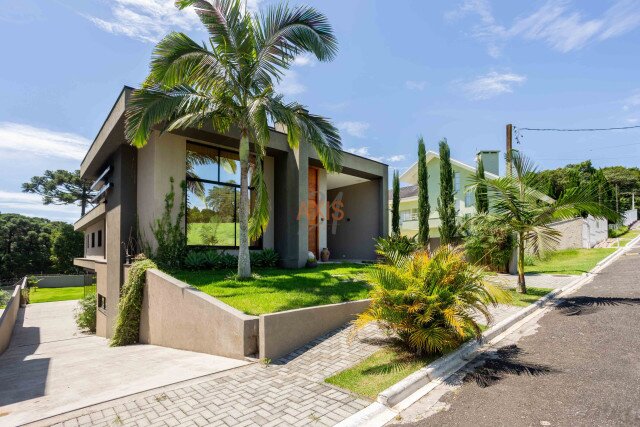 Casa em Condomínio no bairro Santa Felicidade