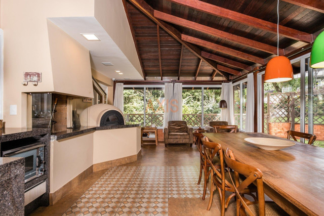 Casa em Condomínio no bairro Campo Comprido