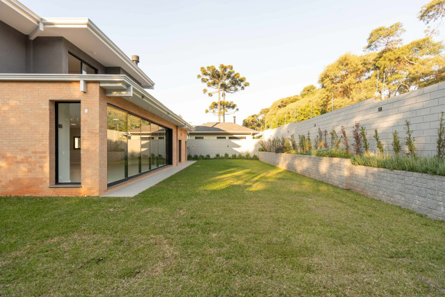 Casa em Condomínio no bairro Butiatuvinha