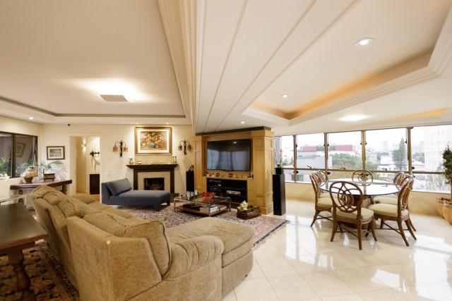 Apartamento no bairro Batel
