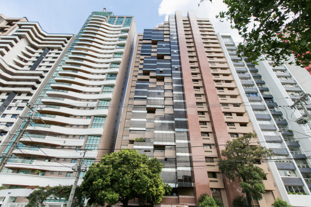 Apartamento no bairro Batel