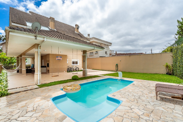 Casa em Condomínio no bairro Campo Comprido