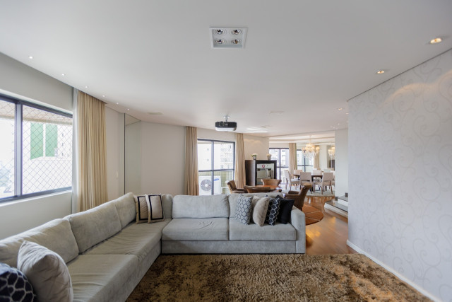 Apartamento no bairro Batel