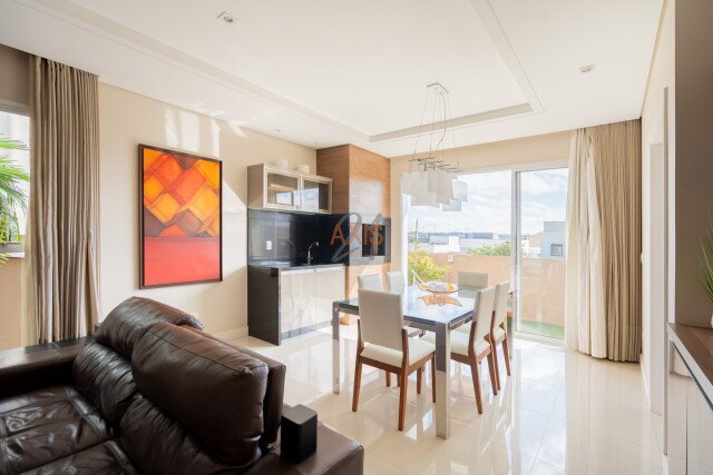 Casa em Condomínio no bairro Santa Felicidade