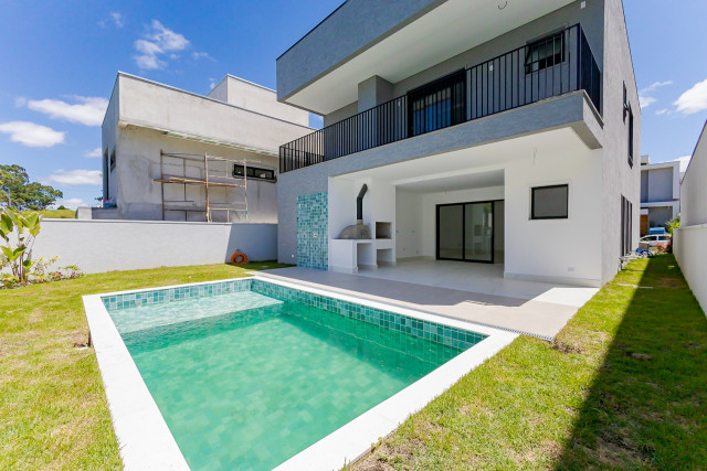 Casa em Condomínio no bairro Atuba
