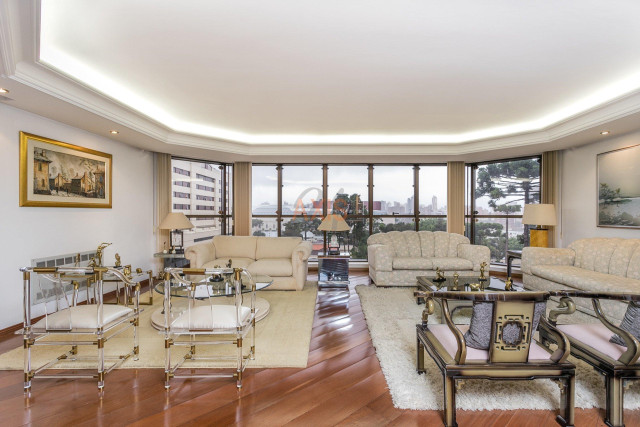 Apartamento no bairro Batel