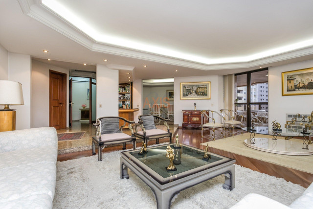 Apartamento no bairro Batel