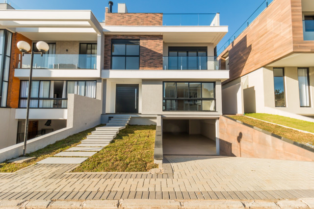 Casa em Condomínio no bairro Campo Comprido