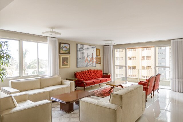 Apartamento no bairro Batel