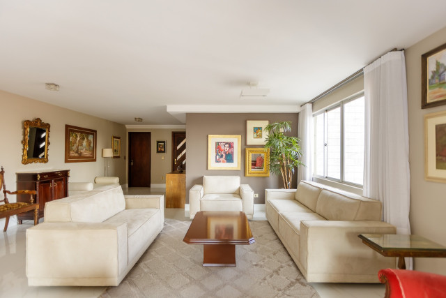 Apartamento no bairro Batel