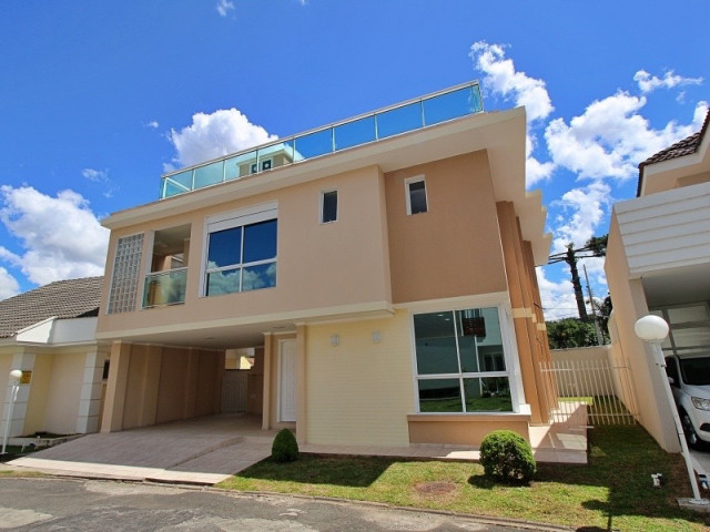 Casa em Condomínio no bairro Santa Felicidade