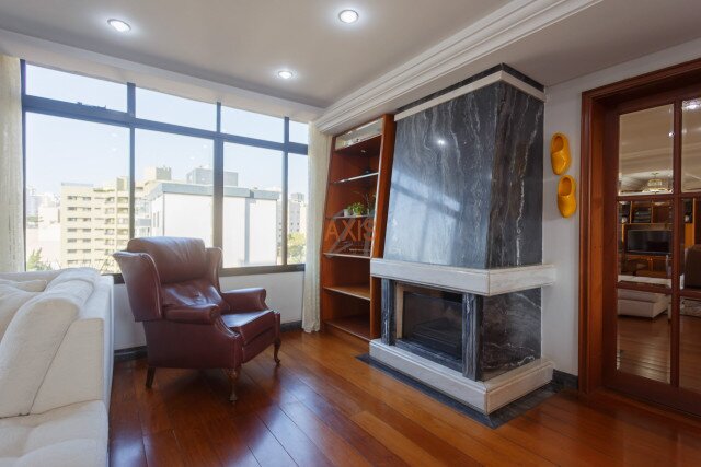 Apartamento no bairro Batel