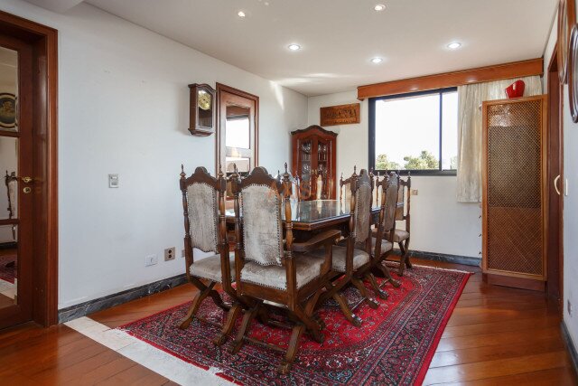Apartamento no bairro Batel