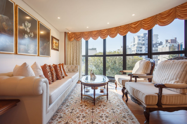 Apartamento no bairro Batel