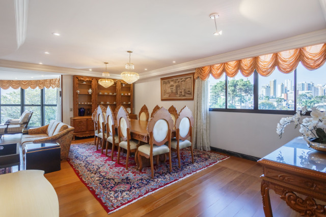 Apartamento no bairro Batel