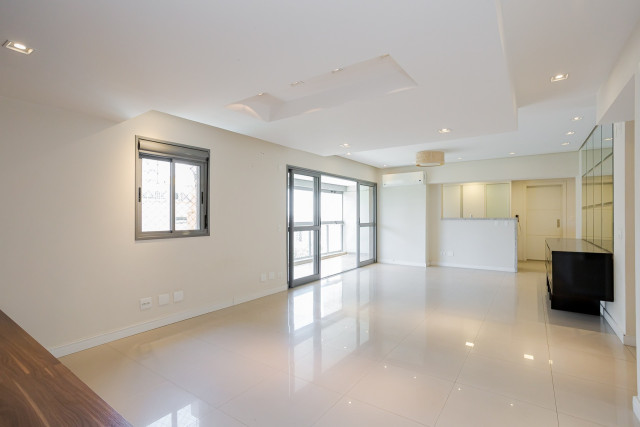 Apartamento no bairro Batel