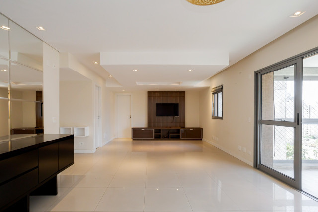 Apartamento no bairro Batel