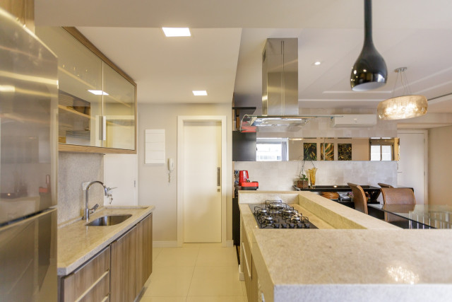 Apartamento no bairro Batel